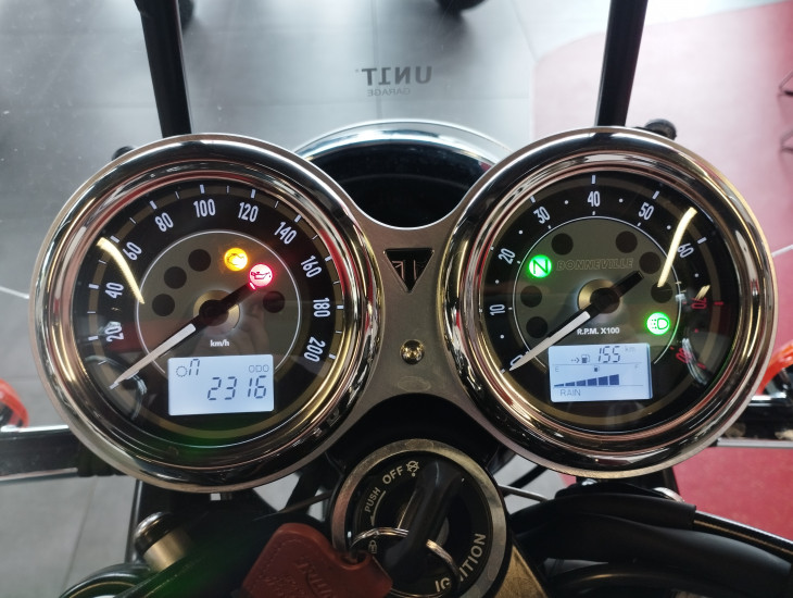 TRIUMPH BONNEVILLE T120 - 02/2025 - 2320 KMS - MERIGNAC
