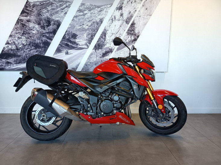 SUZUKI GSX-S 750 - 04/2017 - 37390 KMS - MERIGNAC SUZUKI GSX-S 750 - 04/2017 - 37390 KMS - MERIGNAC