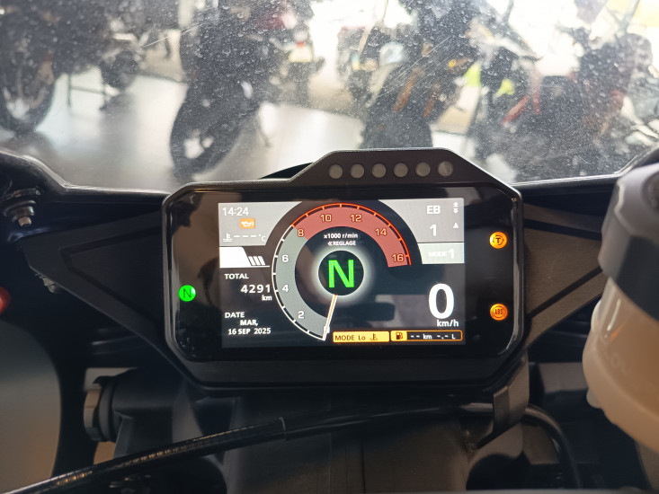 HONDA CBR 1000 RR-R FIREBLADE - 07/2024 - 4300 KMS - DEPOT VENTE - MERIGNAC