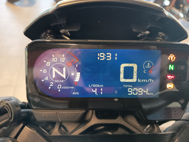 HONDA CB 650 R - 06/2023 - 9100 KMS - MERIGNAC